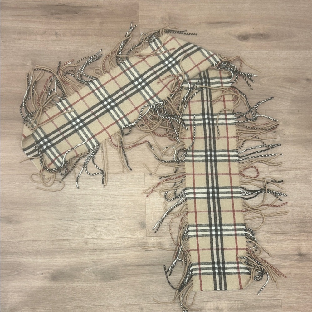 Burberry Classic Check Cashmere Scarf - Picture 3 of 4